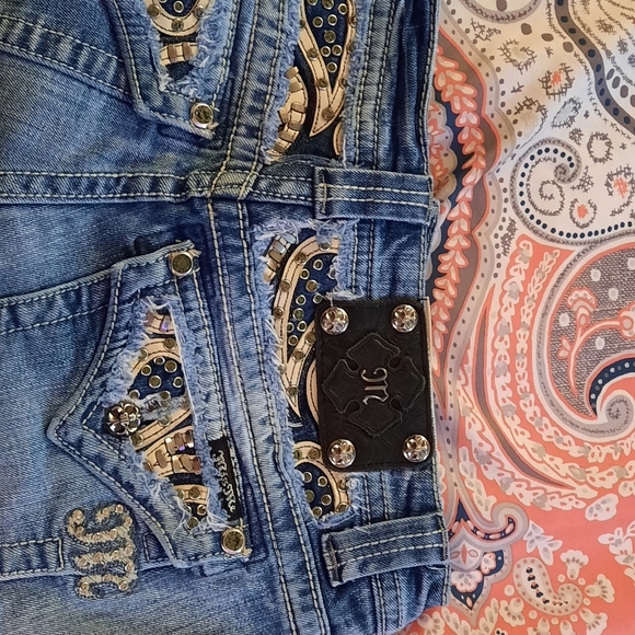 Clothes - Picture 2 of 5